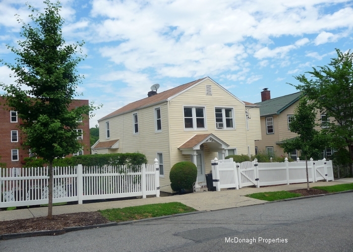 2 FAMILY DETACHED ON LARGE LOT