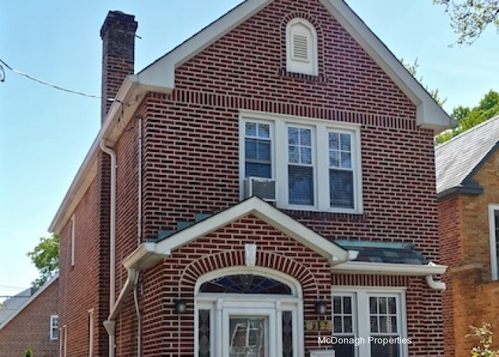 ONE FAMILY BRICK DETACHED HOUSE